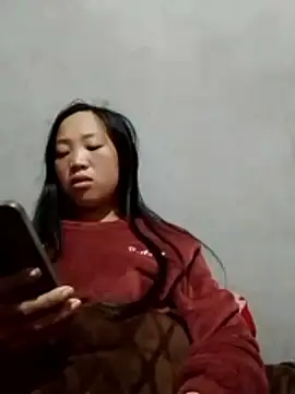 Yumiik2kk online show from December 1, 2025, 8:58 pm