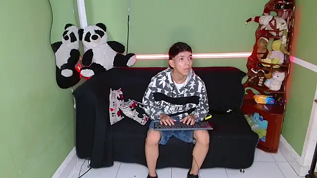 maxsexdick online show from December 1, 2025, 5:51 pm