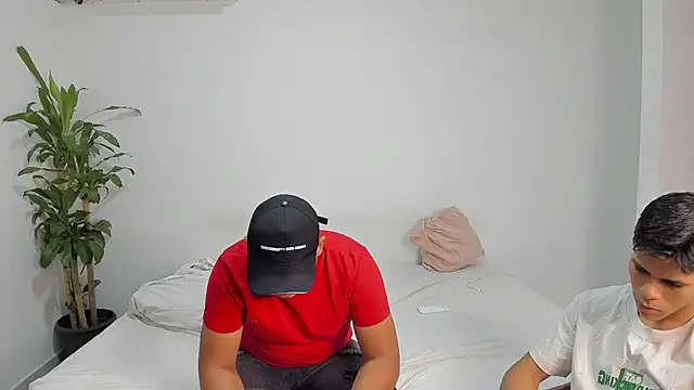 shark boy28 online show from November 24, 2025, 4:40 pm