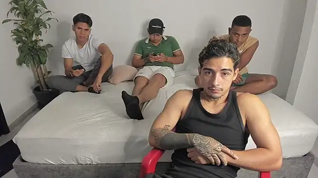 shark boy28 online show from November 26, 2025, 3:18 am