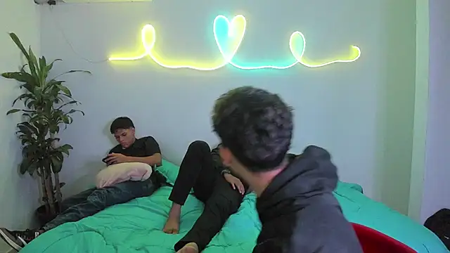 shark boy28 online show from November 30, 2025, 4:27 am