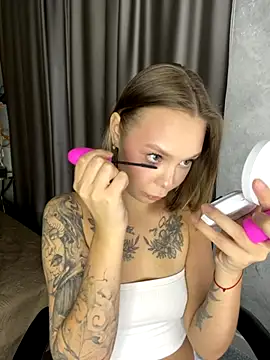 Snapshot of BbyAngelEyes chatting on November 13, 2025, 10:41 pm BbyAngelEyes online show from November 13, 2025, 10:41 pm