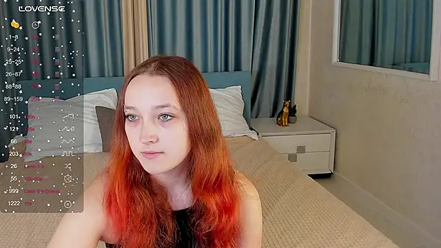 Snapshot of LauraKelley chatting on November 29, 2025, 8:28 am LauraKelley online show from November 29, 2025, 8:28 am