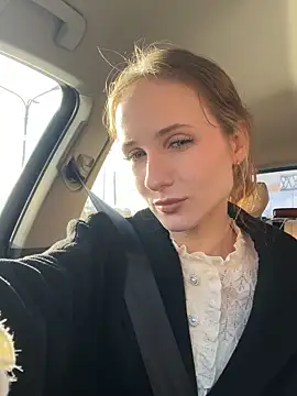 oceaneyes lilu online show from November 16, 2025, 10:54 am