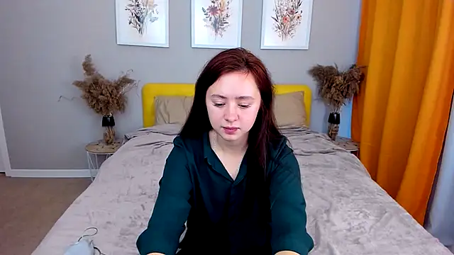 ReginaLorey online show from November 11, 2025, 8:03 am