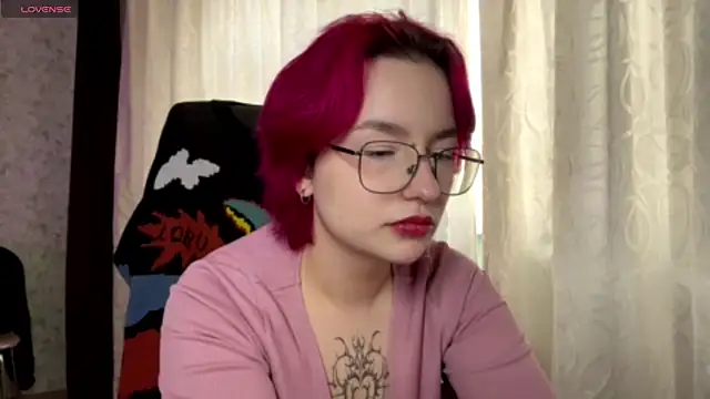 Snapshot of TheaMacrae chatting on November 20, 2025, 12:05 pm TheaMacrae online show from November 20, 2025, 12:05 pm