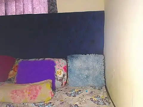 Snapshot of BMWWWXXX chatting on November 25, 2025, 8:36 am BMWWWXXX online show from November 25, 2025, 8:36 am