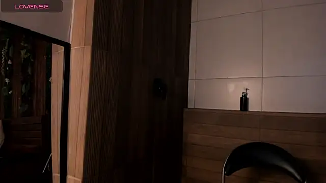 Noah dupont  online show from November 18, 2025, 11:47 am