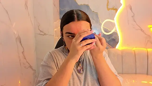 Vany Lu Tx online show from December 3, 2025, 1:53 pm