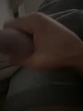 groschibre40100 online show from April 26, 2026, 9:23 pm