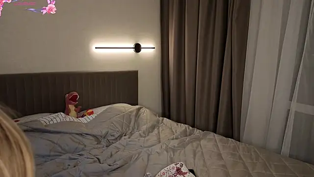 MiroslavaFairy online show from November 11, 2025, 9:15 pm