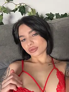 Snapshot of NatashaBluex chatting on December 4, 2025, 7:33 pm NatashaBluex online show from December 4, 2025, 7:33 pm