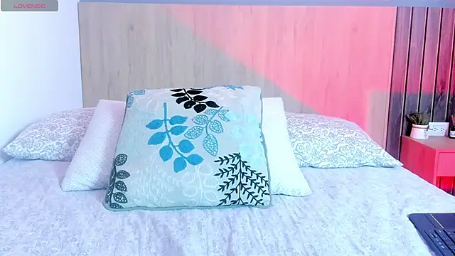 EvilRaven online show from November 26, 2025, 8:21 pm