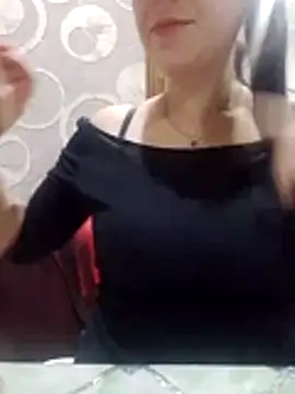 Lucu  online show from November 19, 2025, 6:52 pm