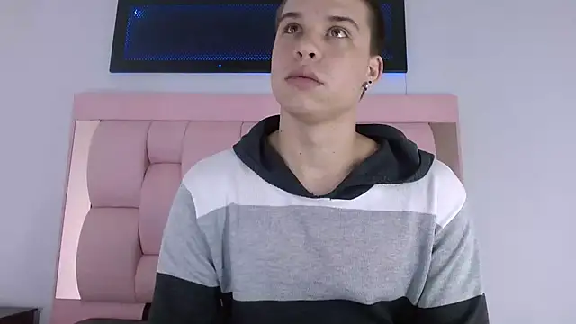 Liam York  online show from November 20, 2025, 12:49 pm