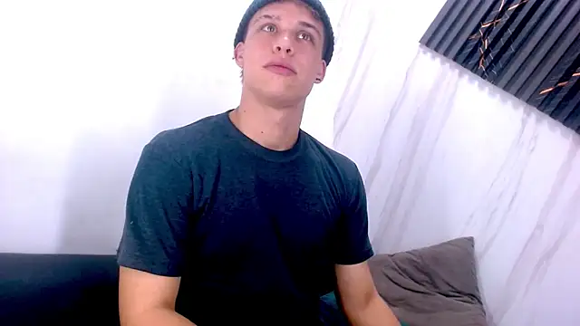 Snapshot of Liam_York_ chatting on February 24, 2026, 5:22 pm Liam York online show from February 24, 2026, 5:22 pm