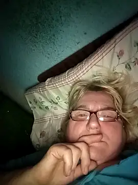 Snapshot of MilaTamila456 chatting on December 2, 2025, 3:01 am MilaTamila456 online show from December 2, 2025, 3:01 am