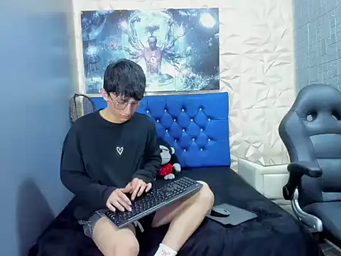 Snapshot of ElanGiraldo chatting on March 13, 2026, 11:33 pm ElanGiraldo online show from March 13, 2026, 11:33 pm