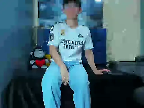 Snapshot of ElanGiraldo chatting on March 22, 2026, 9:07 pm ElanGiraldo online show from March 22, 2026, 9:07 pm