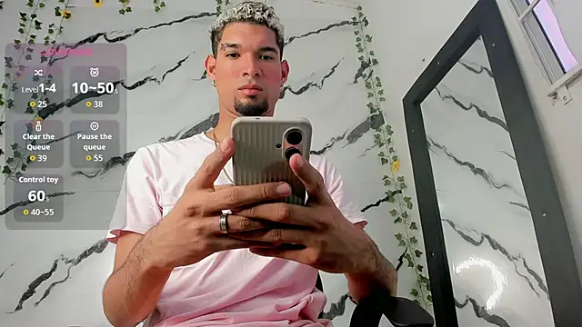 Carlitos sexy online show from December 1, 2025, 2:00 pm