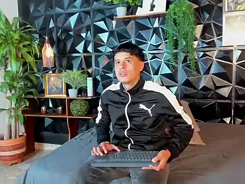 Snapshot of kenshop chatting on November 25, 2025, 8:58 am kenshop online show from November 25, 2025, 8:58 am