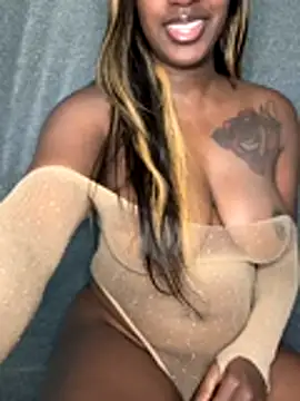 ToyaThick online show from November 30, 2025, 5:28 pm