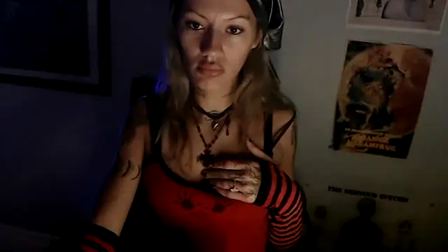 Snapshot of luxxylola chatting on November 25, 2025, 12:05 pm luxxylola online show from November 25, 2025, 12:05 pm