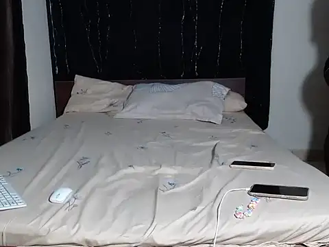 WettLyn online show from November 13, 2025, 12:20 am