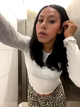 Katherinm online show from November 22, 2025, 7:13 pm