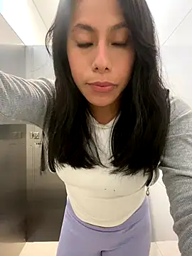 Katherinm online show from November 28, 2025, 7:38 pm