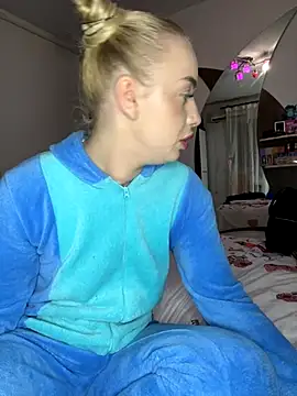 RuxyCatrina online show from November 21, 2025, 3:44 pm