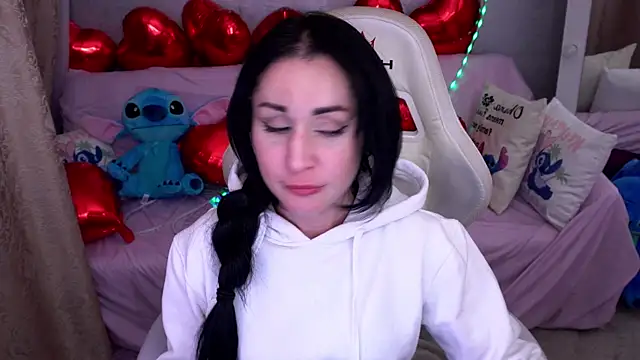 CarolinaaFoxyyy online show from February 10, 2026, 8:02 pm