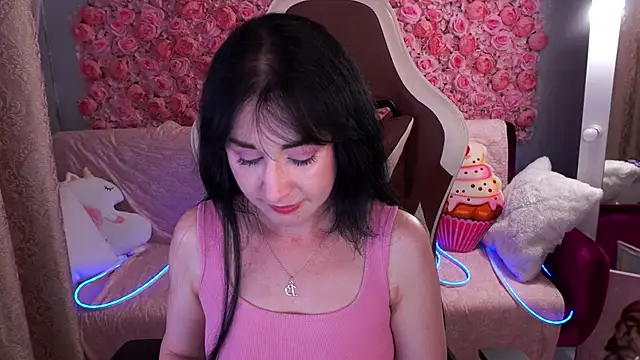 Snapshot of CarolinaaFoxyyy chatting on May 18, 2026, 6:47 pm CarolinaaFoxyyy online show from May 18, 2026, 6:47 pm