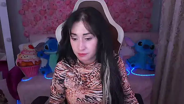 Snapshot of CarolinaaFoxyyy chatting on June 2, 2026, 7:05 pm CarolinaaFoxyyy online show from June 2, 2026, 7:05 pm