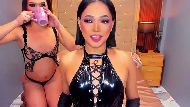 SavageSisters online show from November 13, 2025, 8:35 am