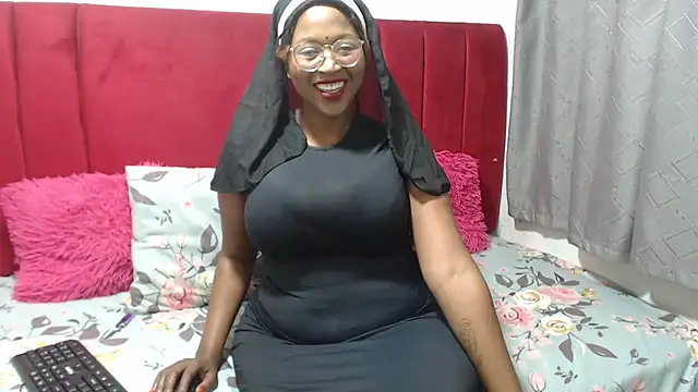 Snapshot of HipsDontLieX95 chatting on May 13, 2026, 8:38 pm HipsDontLieX95 online show from May 13, 2026, 8:38 pm