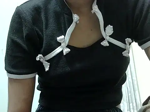 SEXY PRIYA83 online show from April 28, 2026, 7:30 pm