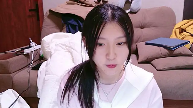 ZhaoZhaoDaWang online show from November 13, 2025, 12:59 pm