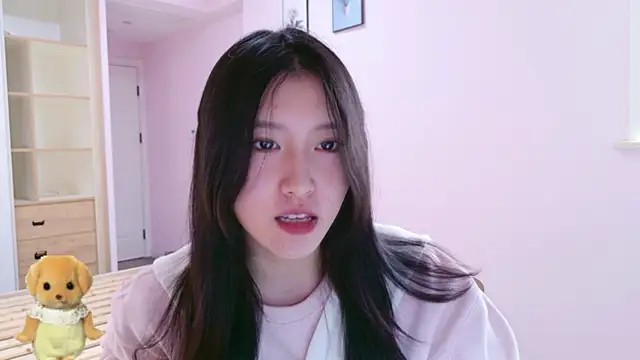 ZhaoZhaoDaWang online show from November 26, 2025, 6:58 am