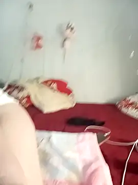 Em-mupmup online show from February 3, 2026, 6:11 am