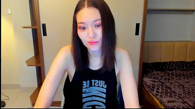 Snapshot of HopeLovely chatting on April 10, 2026, 4:23 pm HopeLovely online show from April 10, 2026, 4:23 pm