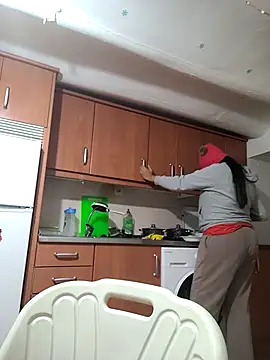 kyliecastell online show from December 2, 2025, 5:41 pm