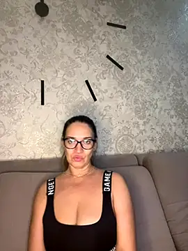 Snapshot of Milana8263 chatting on November 10, 2025, 9:03 pm Milana8263 online show from November 10, 2025, 9:03 pm