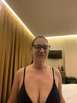 Milana8263 online show from December 22, 2025, 7:49 am