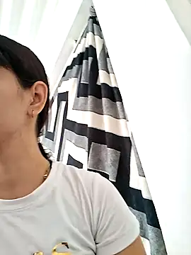 Skinny Wet online show from November 19, 2025, 12:49 pm