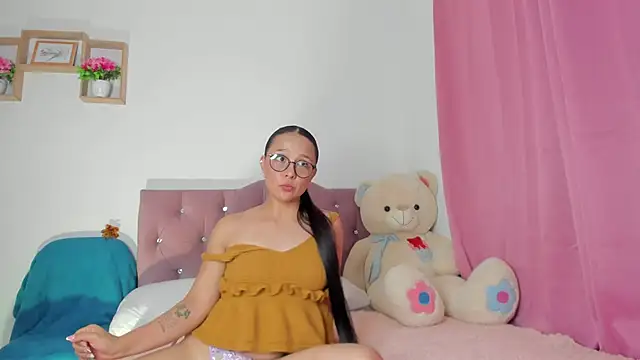 arianna cute7 online show from November 19, 2025, 9:48 pm
