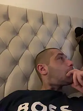 Kinkycouple142 online show from February 5, 2026, 9:19 pm