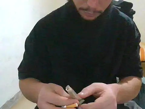 Snapshot of Malessere1922 chatting on November 19, 2025, 8:53 pm Malessere1922 online show from November 19, 2025, 8:53 pm