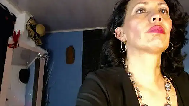 Snapshot of Jhanne_Cherry_ chatting on April 30, 2026, 5:03 am Jhanne Cherry online show from April 30, 2026, 5:03 am
