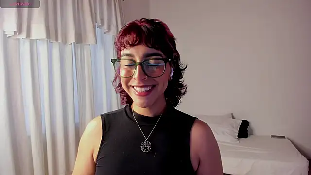 VictoriaAmelie online show from November 14, 2025, 9:57 pm